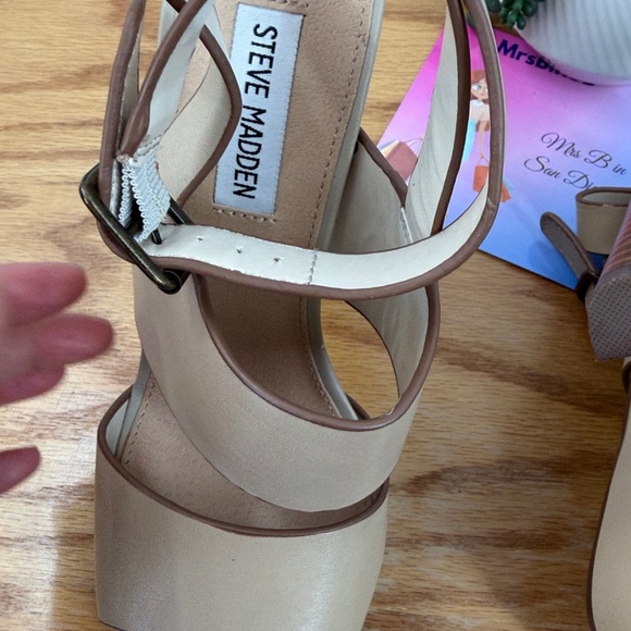Steve Madden Dezzzy Cream and Brown Platform Heels 7.5 Strappy - Picture 10 of 11